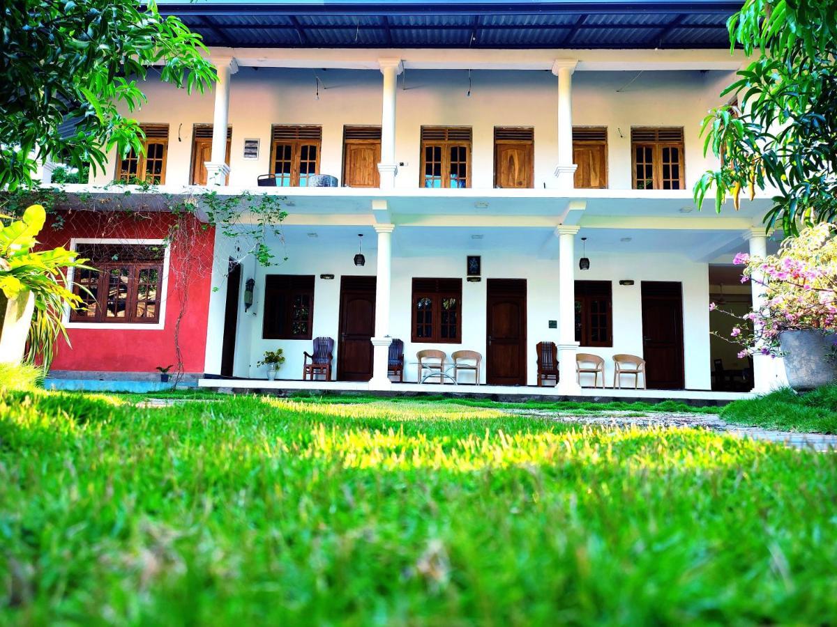 Geethani Tourist Home Polonnaruwa Cidade Antiga de Polonnaruva Exterior foto