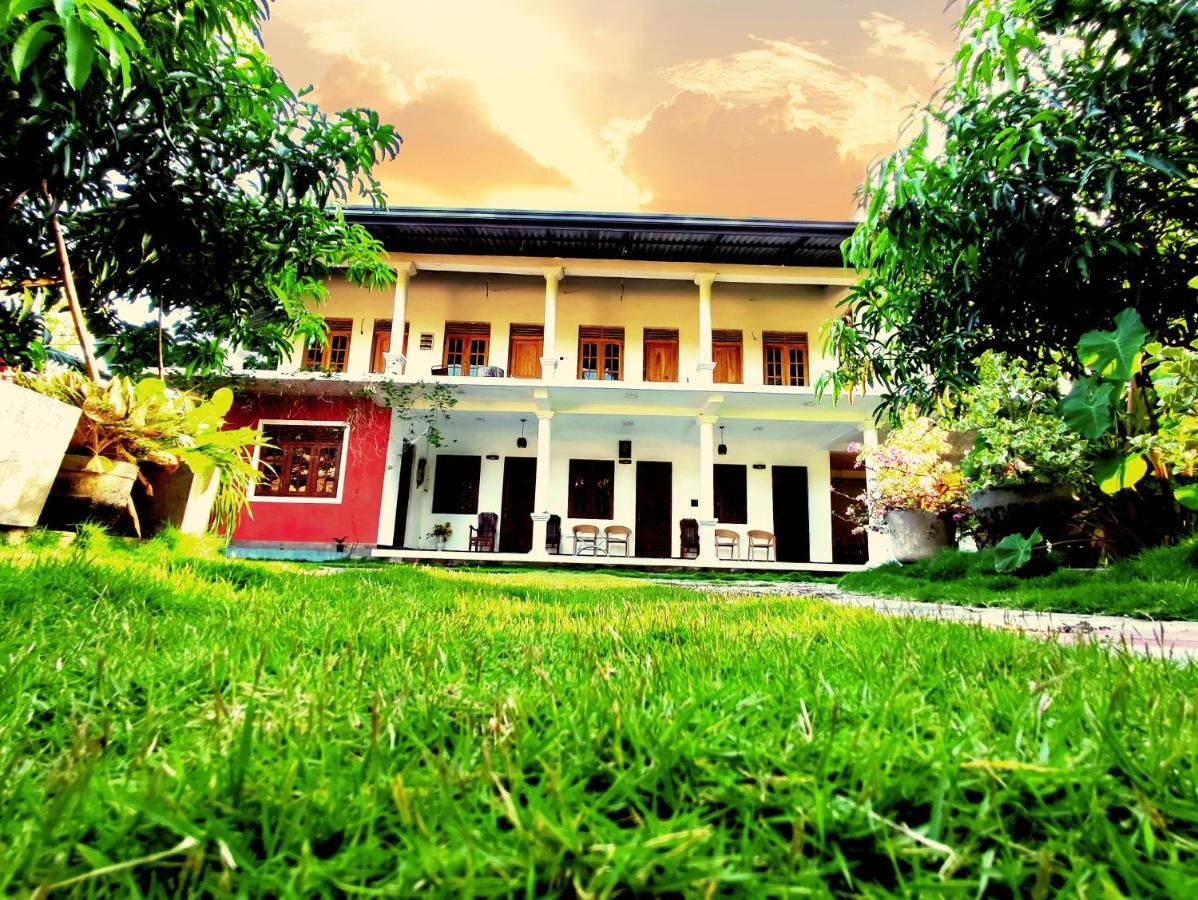 Geethani Tourist Home Polonnaruwa Cidade Antiga de Polonnaruva Exterior foto