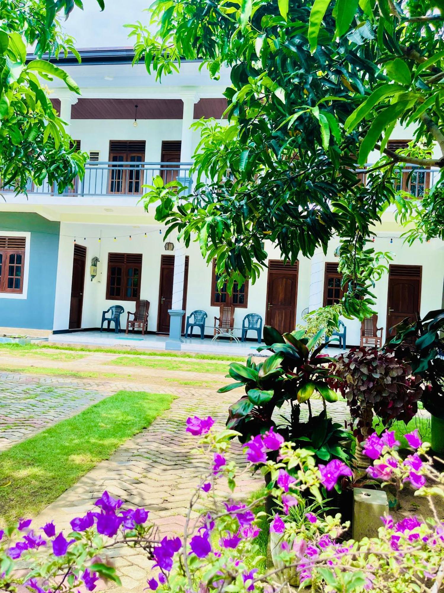 Geethani Tourist Home Polonnaruwa Cidade Antiga de Polonnaruva Exterior foto